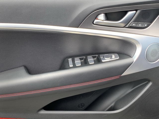 2025 Genesis G70 2.5T photo 15