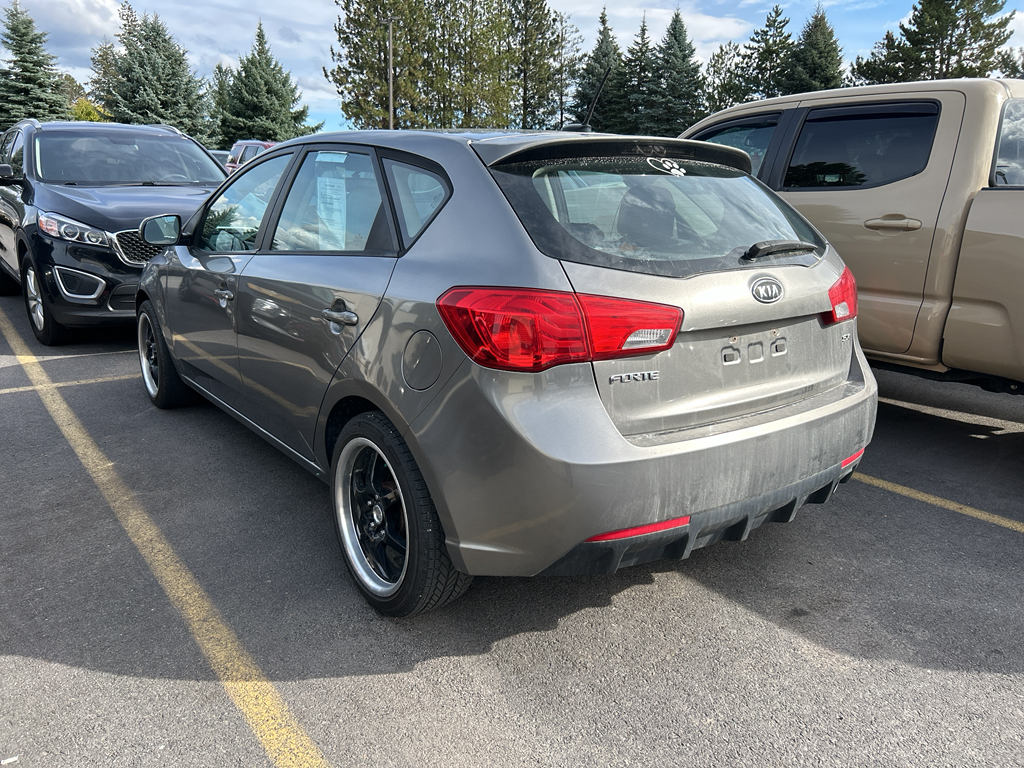 2011 Kia Forte SX photo 3