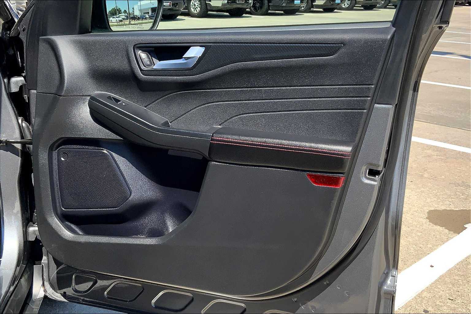 2024 Ford Escape ST-Line photo 19