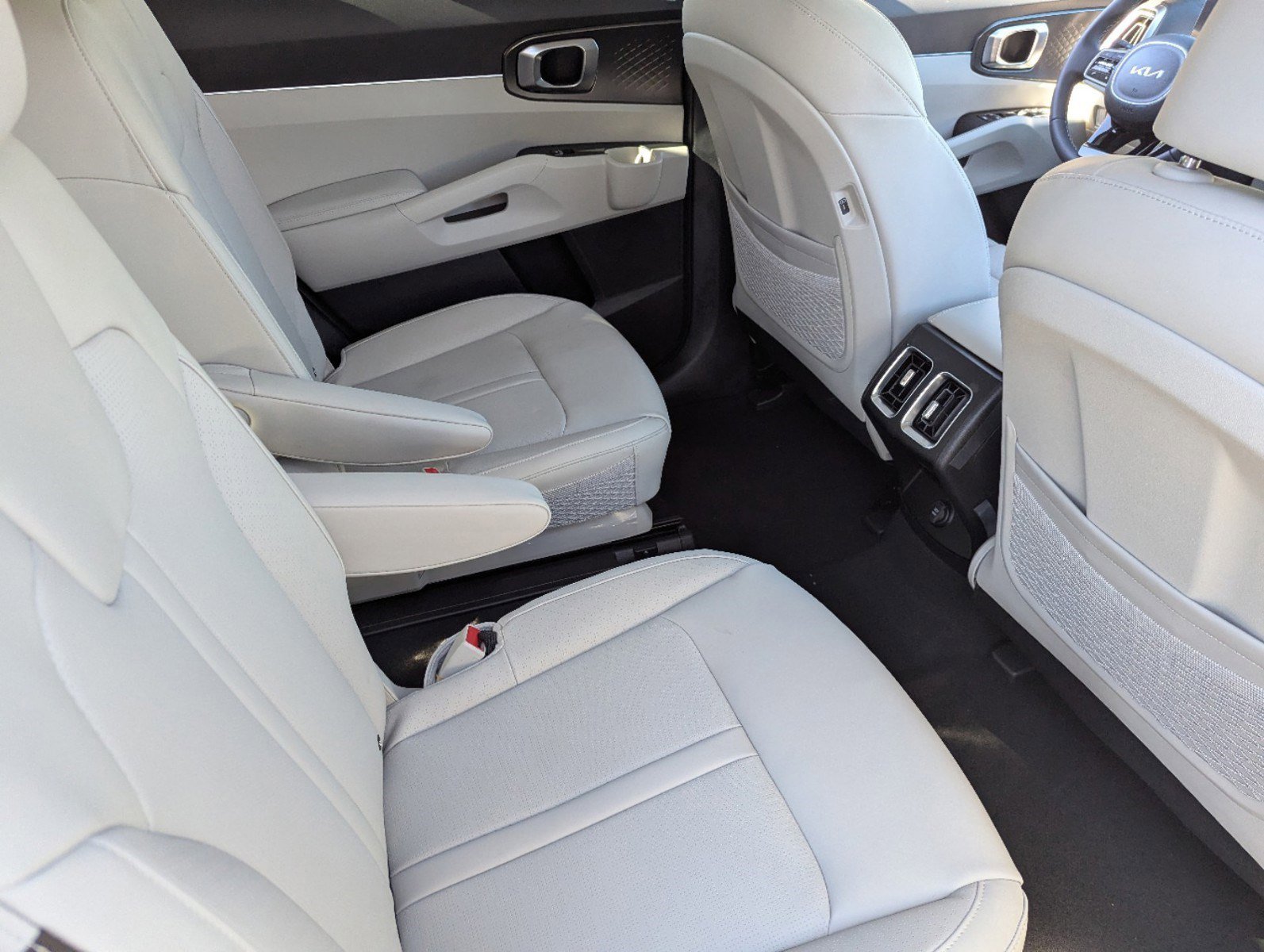 2025 Kia Sorento Plug-In Hybrid EX photo 12