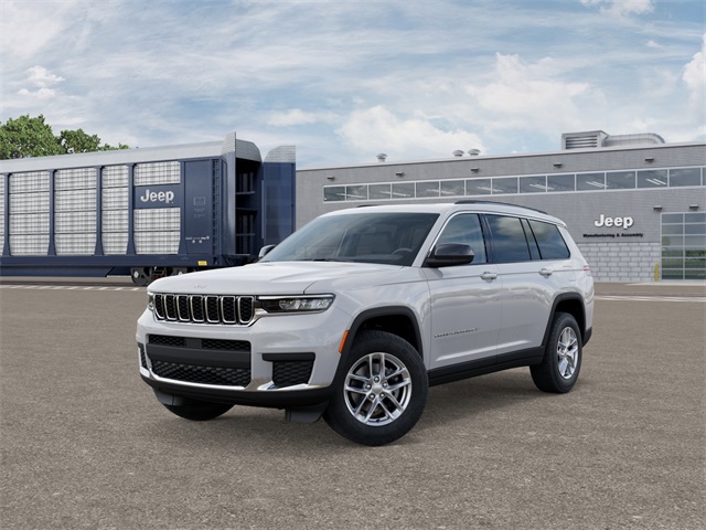 2025 Jeep Grand Cherokee L Laredo's photo