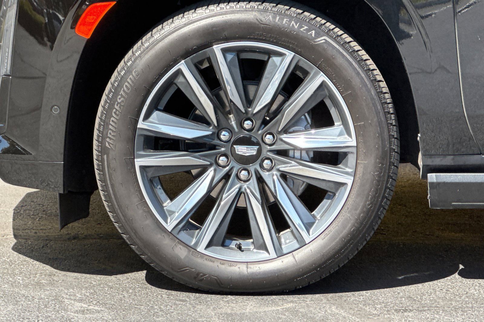 2024 Cadillac Escalade ESV Sport Platinum photo 27