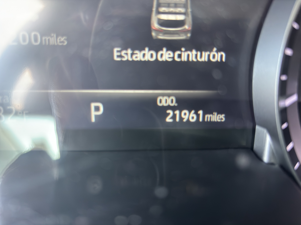 2023 Toyota Highlander LE photo 4