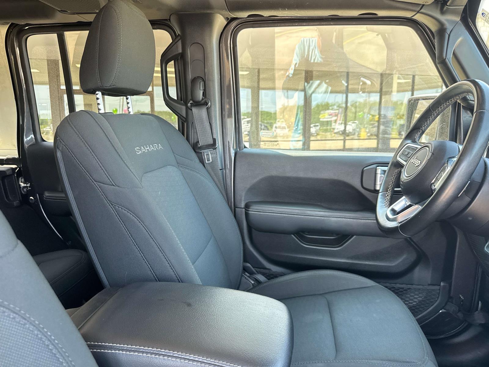 2020 Jeep Wrangler Unlimited Sahara photo 10