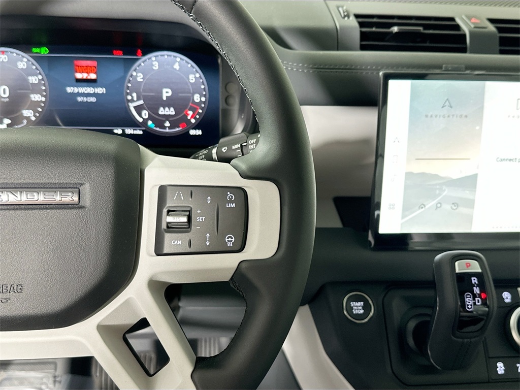 2025 Land Rover Defender 110 S photo 13