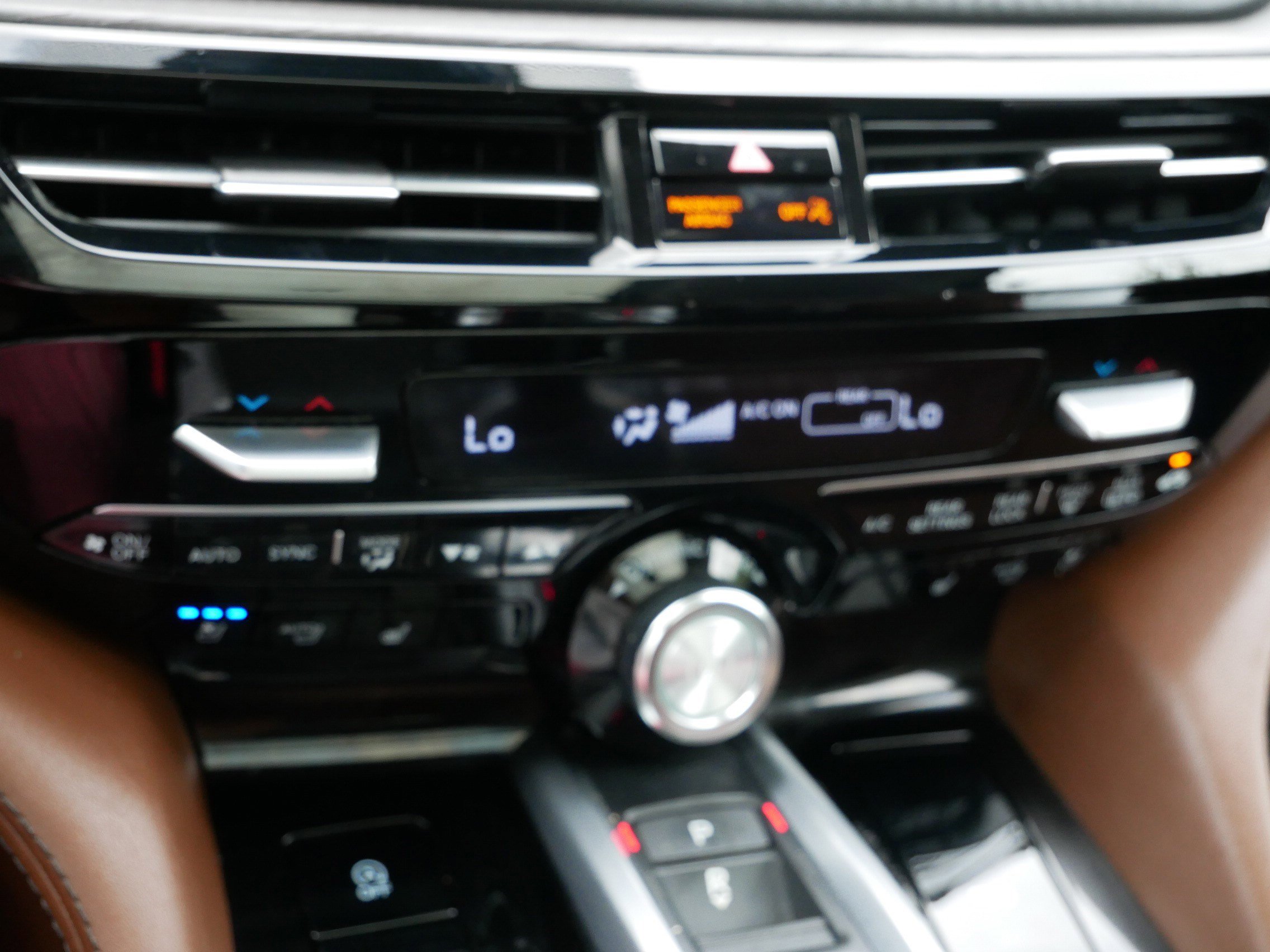 2023 Acura MDX SH-AWD Advance photo 21