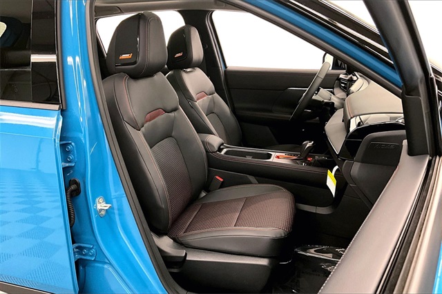 2025 Nissan Kicks SR photo 34