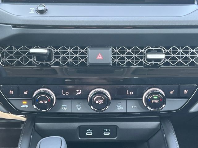 2025 Honda Accord Hybrid Touring photo 25