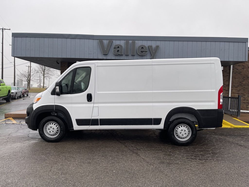 2025 Ram ProMaster 2500 photo 3