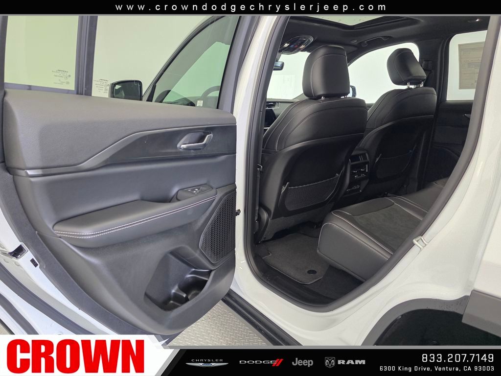 2025 Jeep Grand Cherokee Altitude X photo 13