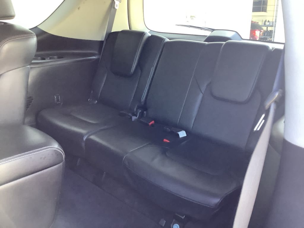 2020 Nissan Armada SL photo 35