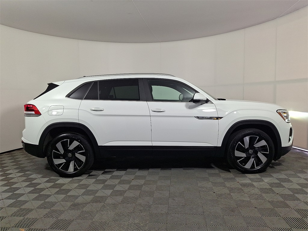 2024 Volkswagen Atlas Cross Sport SE Technology photo 4