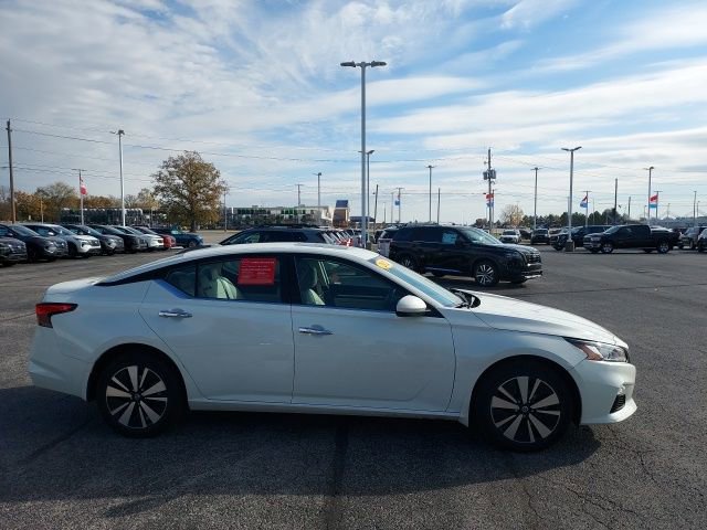 2022 Nissan Altima 2.5 photo 2