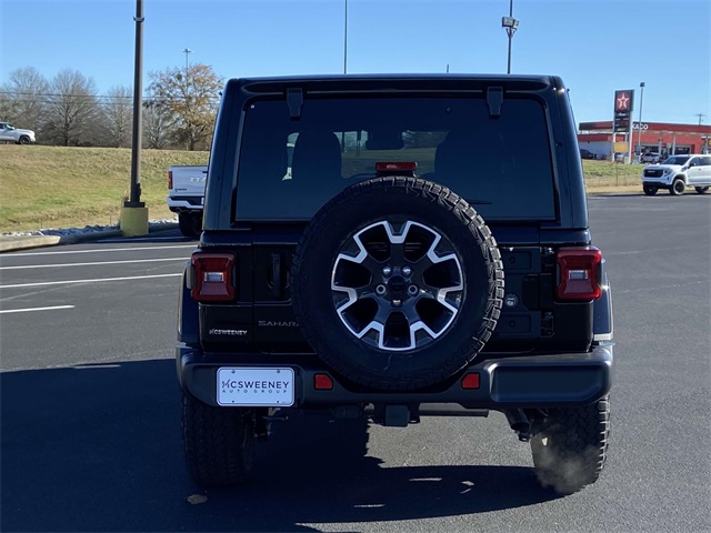 2025 Jeep Wrangler Sahara photo 4