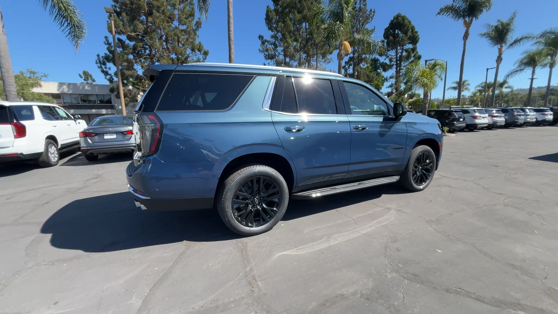 2025 Chevrolet Tahoe Premier photo 4