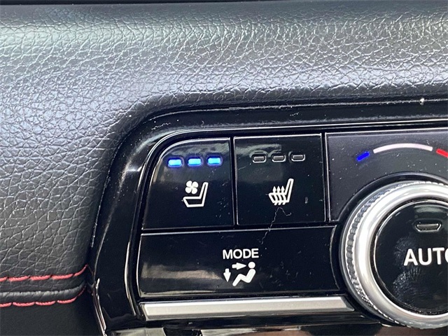 2025 Honda Pilot Black Edition photo 23