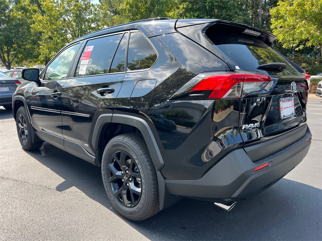 2025 Toyota RAV4 Hybrid XLE photo 5