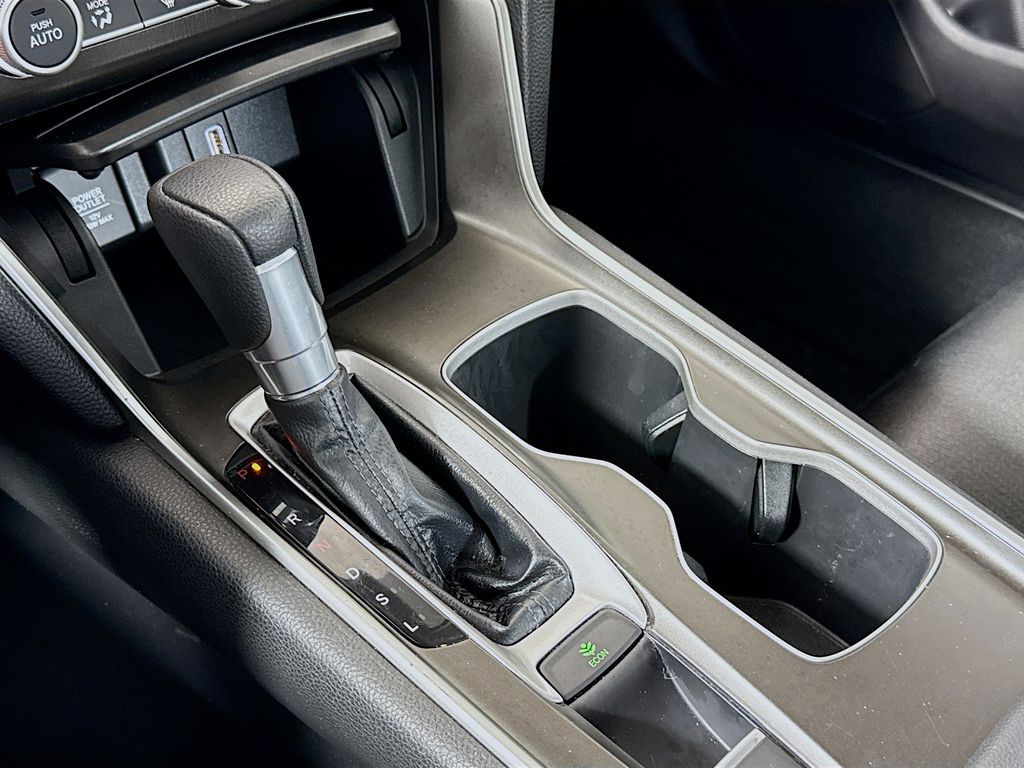 2019 Honda Accord LX 1.5T photo 15