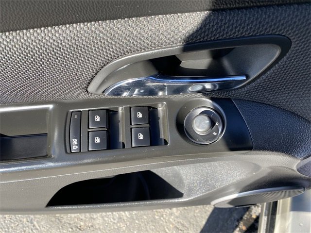 2014 Chevrolet Cruze Diesel photo 2