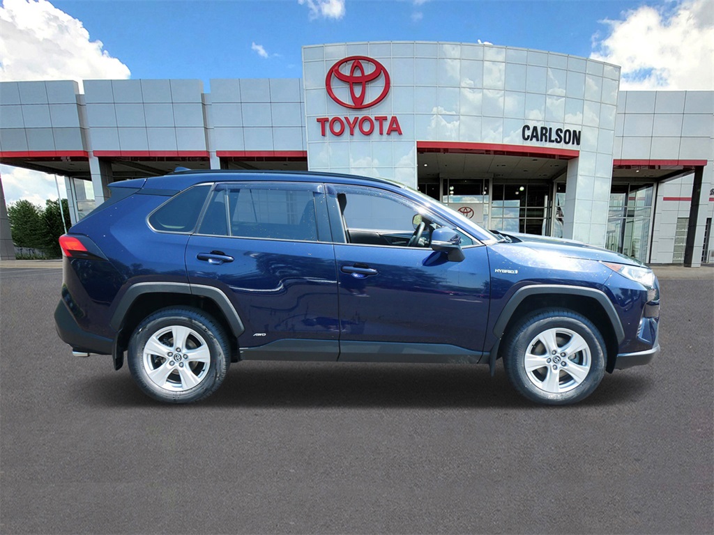 2021 Toyota RAV4 Hybrid XLE photo 3