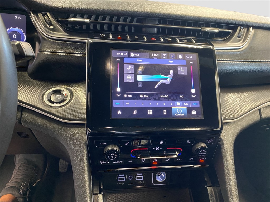 2023 Jeep Grand Cherokee Altitude photo 12