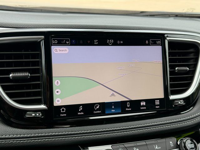 2026 Chrysler Pacifica Limited photo 18