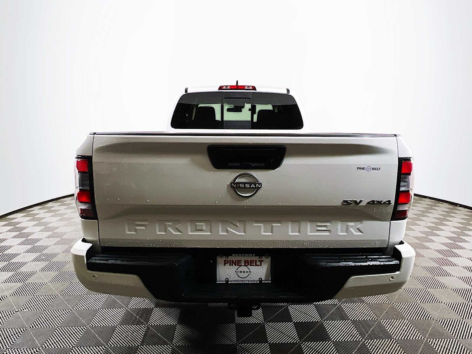 2024 Nissan Frontier SV photo 5