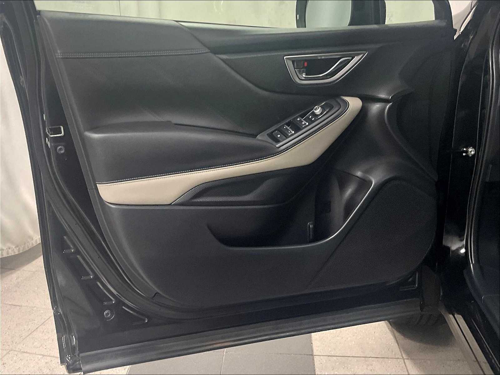 2023 Subaru Forester Limited photo 8