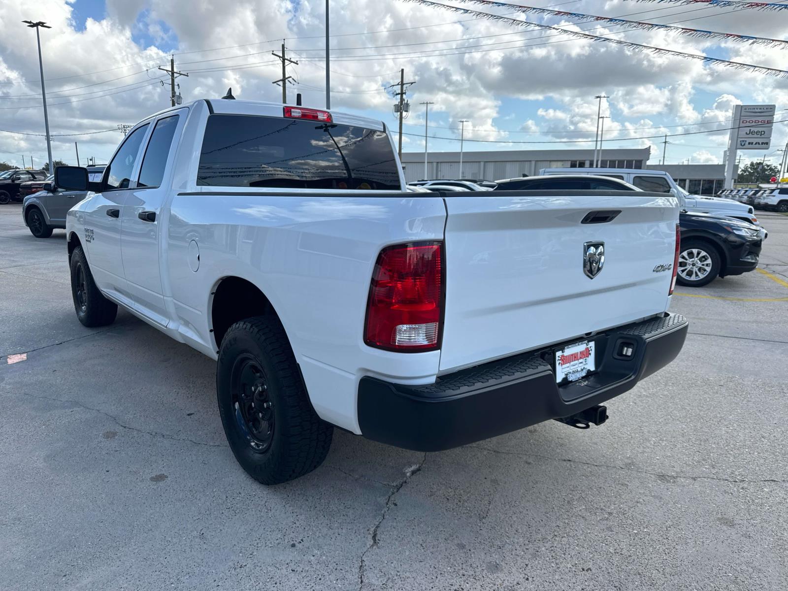 2022 Ram 1500 Classic Tradesman photo 3