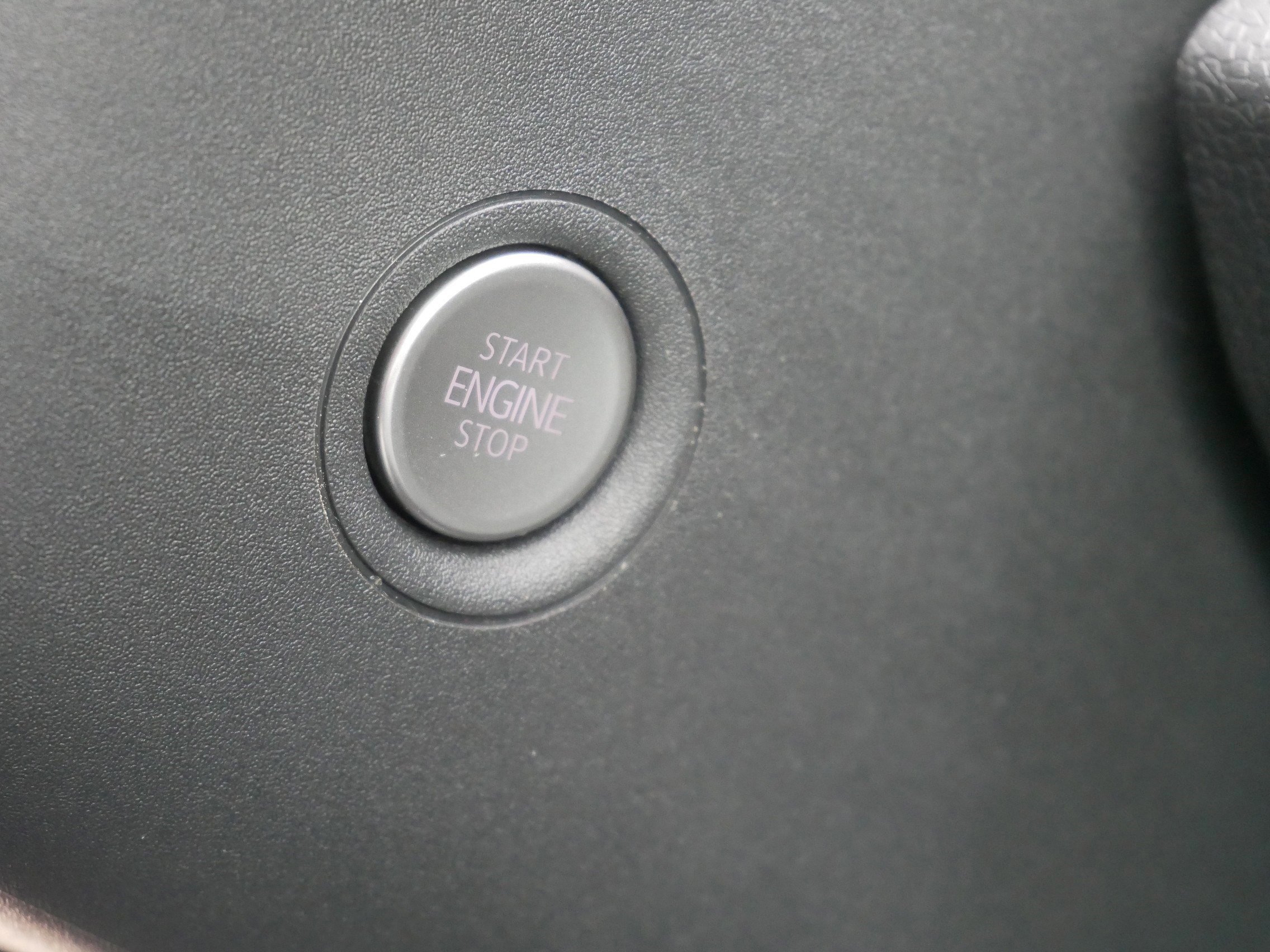 2025 Volkswagen ID.4 Pro Plus photo 9