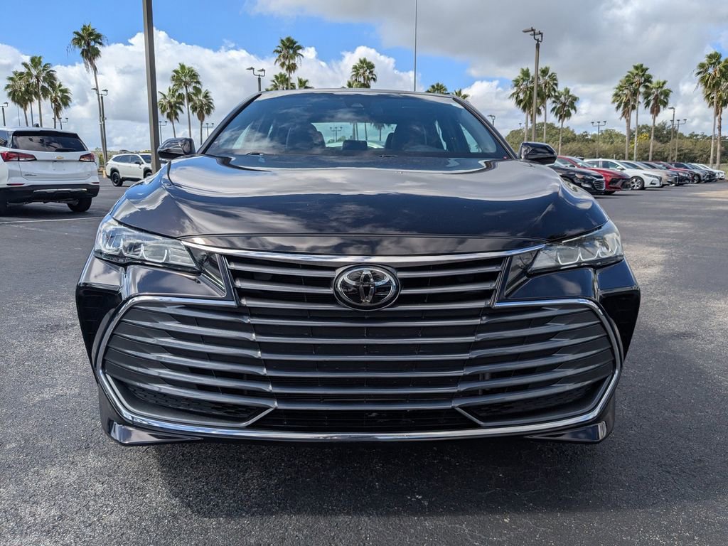 2020 Toyota Avalon XLE Hybrid photo 3