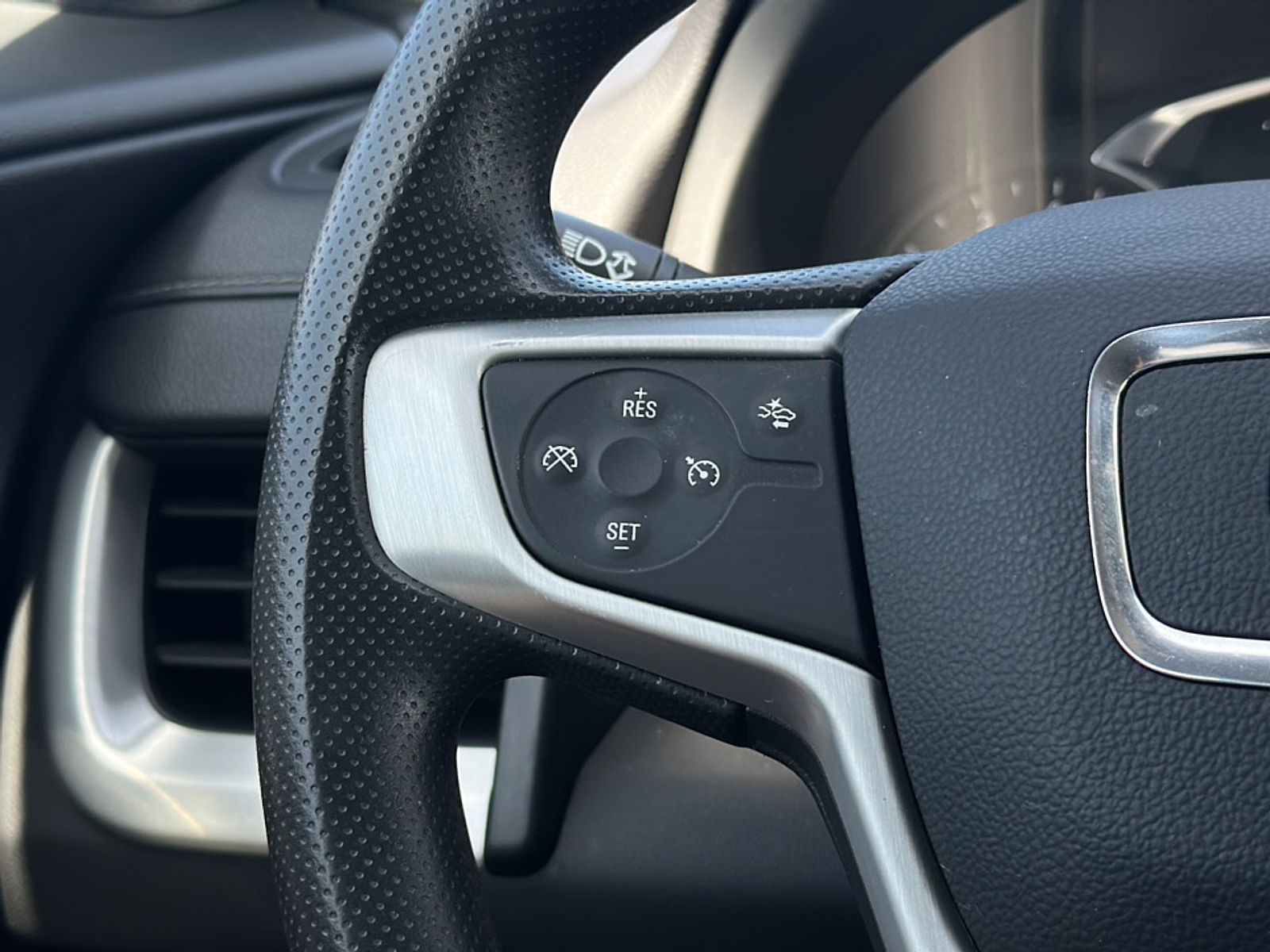 2023 Gmc Terrain SLE photo 13