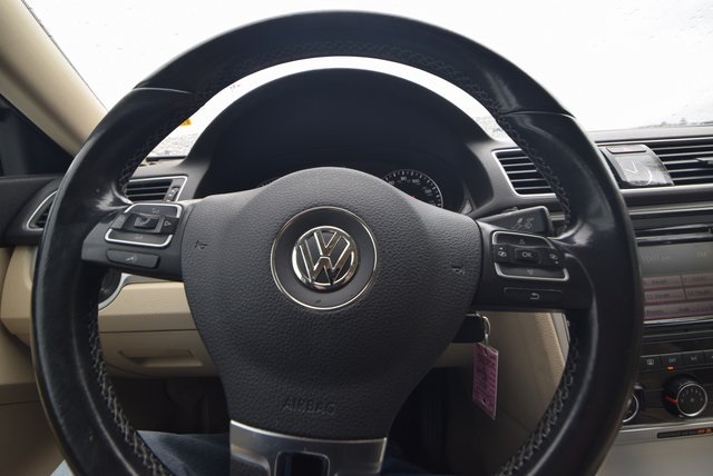 2013 Volkswagen Passat SE photo 5