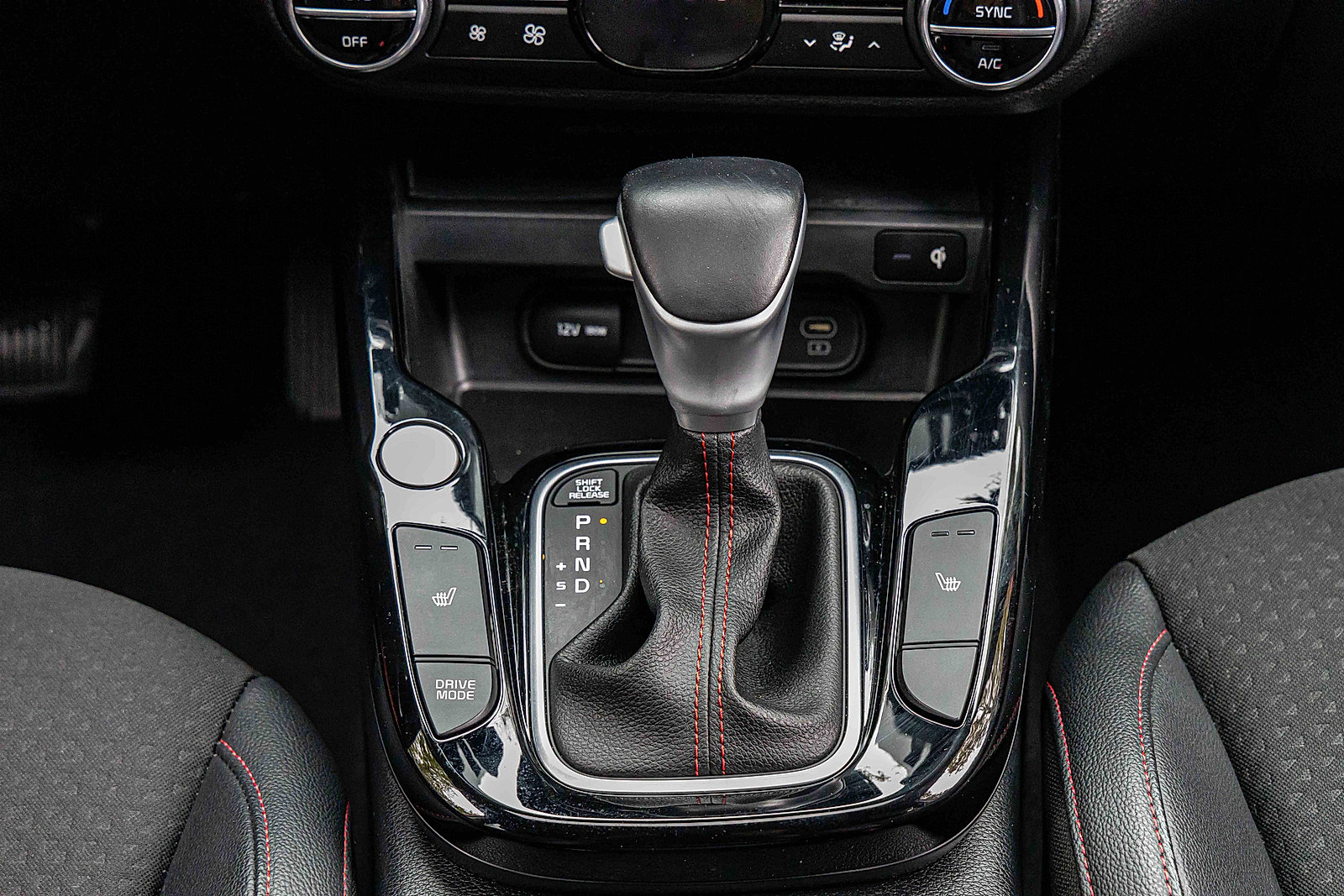 2023 Kia Soul GT-Line photo 13