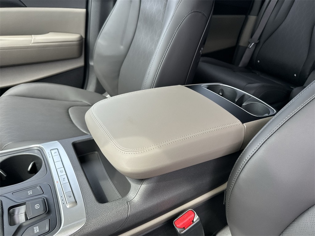 2025 Kia Carnival LXS photo 26