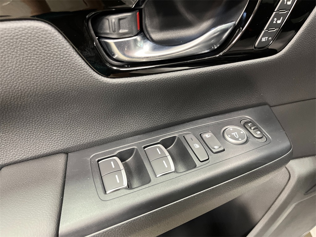 2026 Honda CR-V Hybrid Sport Touring photo 13