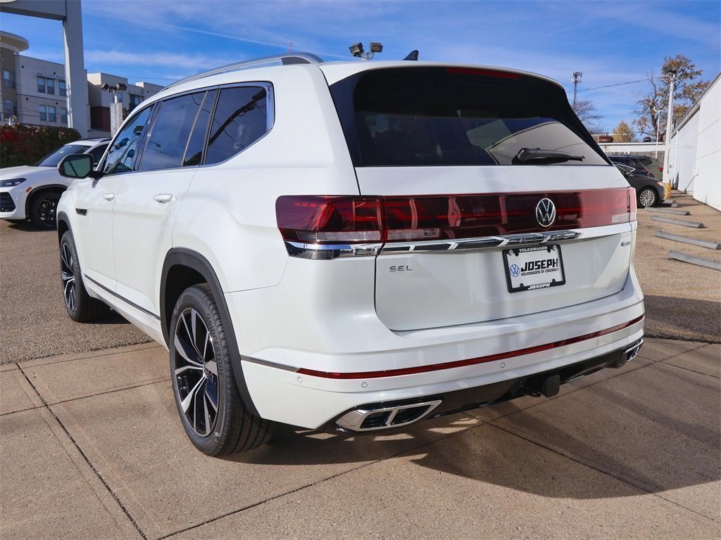 2026 Volkswagen Atlas SEL Premium R-Line photo 2