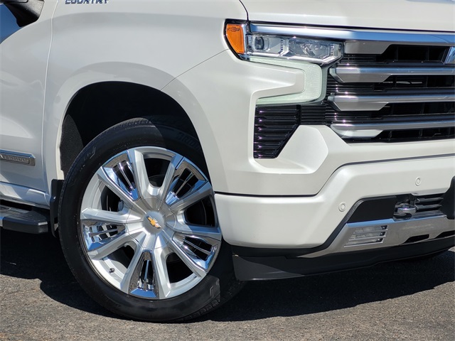 2023 Chevrolet Silverado 1500 High Country photo 4