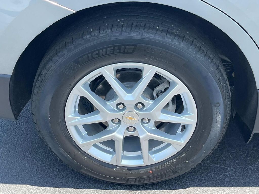 2023 Chevrolet Equinox LT photo 28