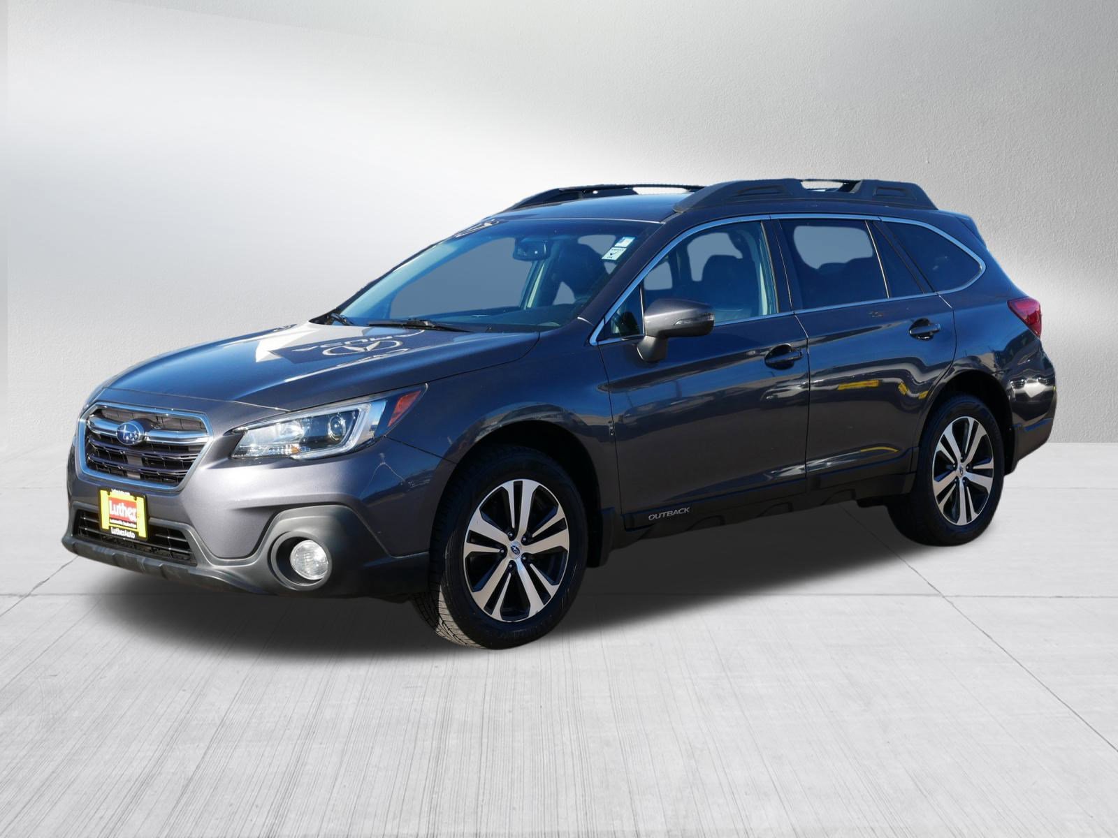 2018 Subaru Outback Limited photo 3