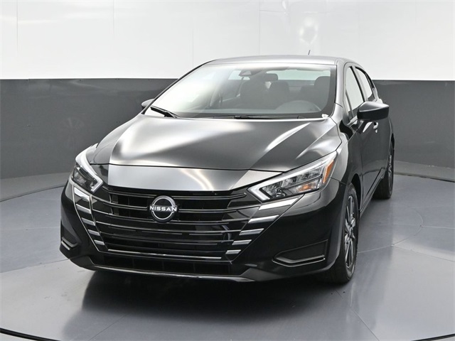 2025 Nissan Versa 1.6 S photo 2