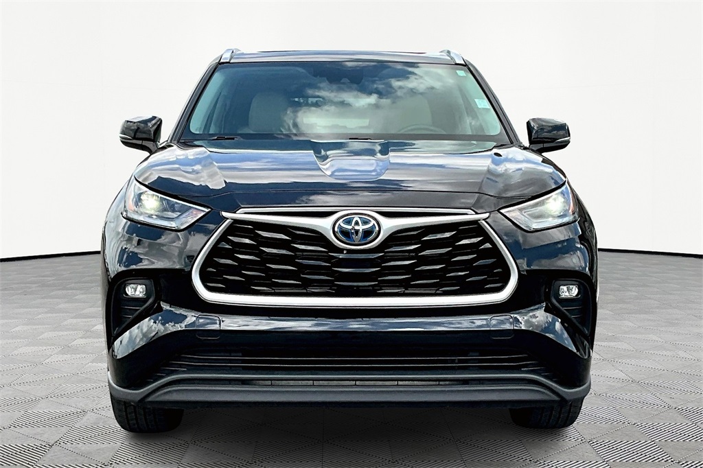 2021 Toyota Highlander Hybrid XLE photo 2