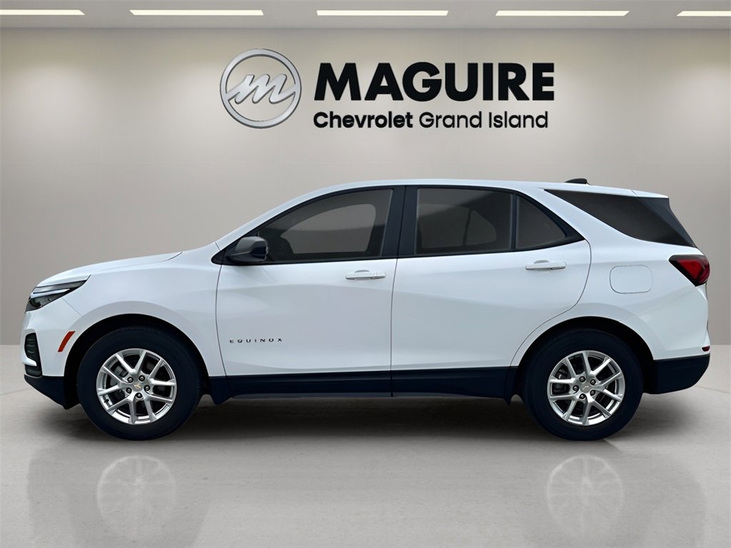 2023 Chevrolet Equinox LS photo 3