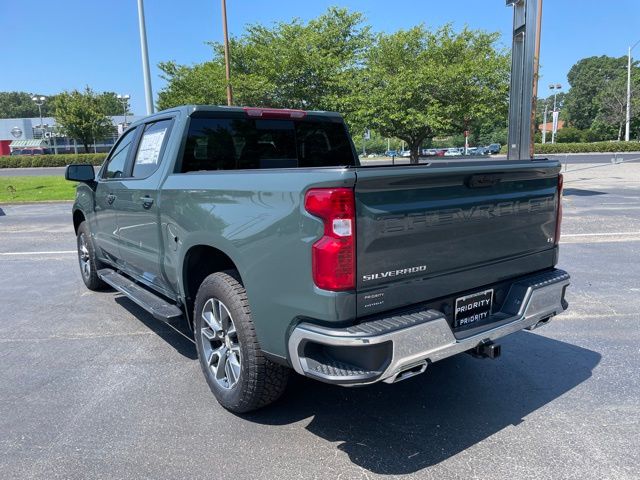 2025 Chevrolet Silverado 1500 LT photo 2