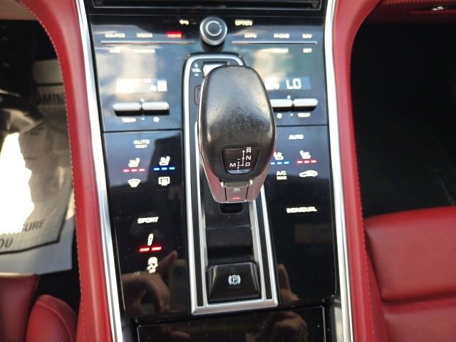 2022 Porsche Panamera 4 Platinum photo 12