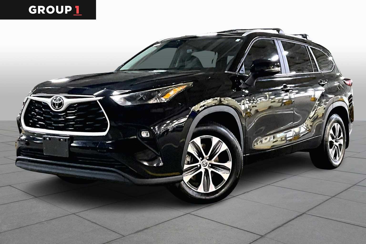 2023 Toyota Highlander XLE's photo