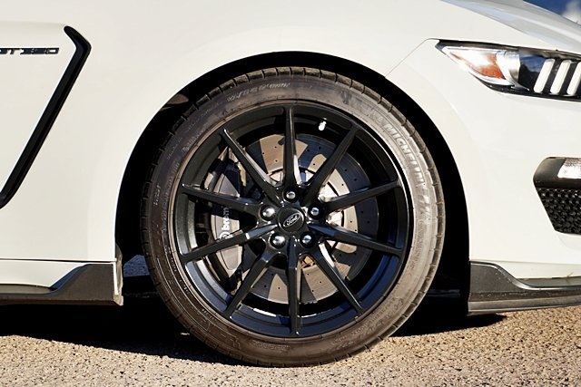 Used 2017 White Ford Shelby GT350 image 8