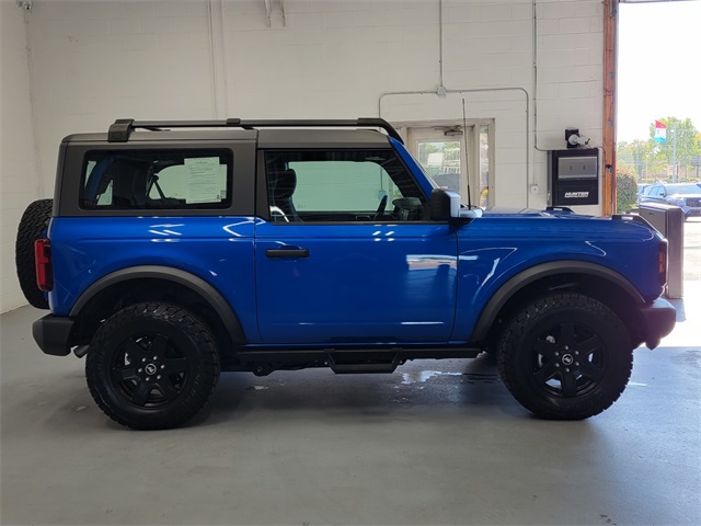 2022 Ford Bronco Base photo 2