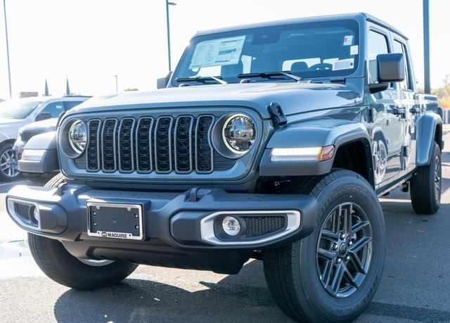 2025 Jeep Gladiator Sport S's photo