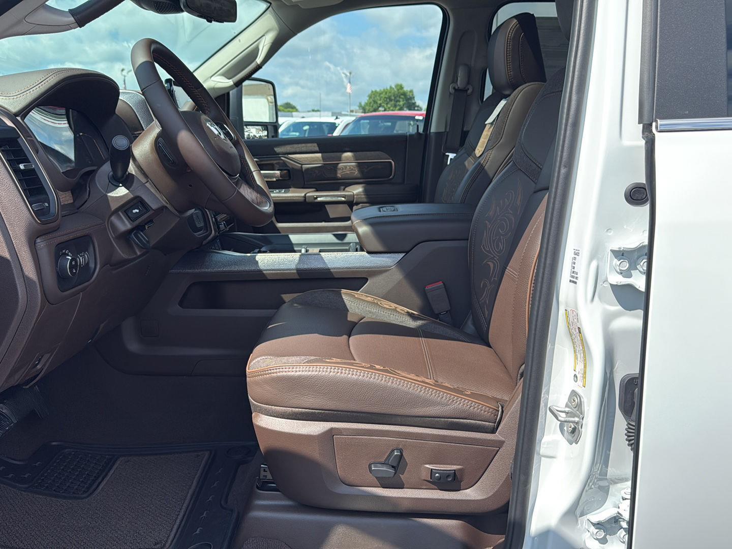 2025 Ram 2500 Longhorn photo 9